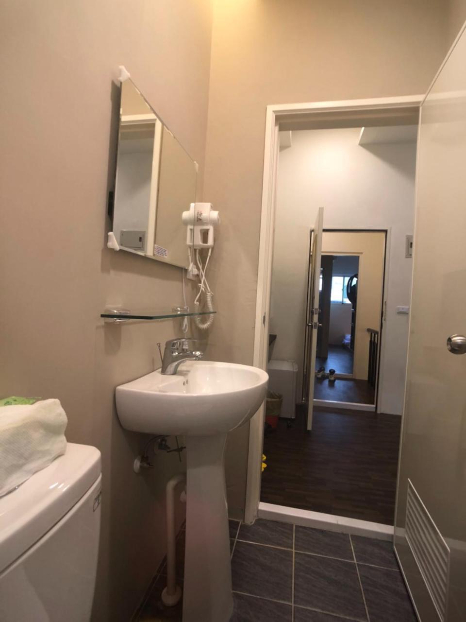 逢甲柏斯青年旅棧 Apartment Taichung Luaran gambar
